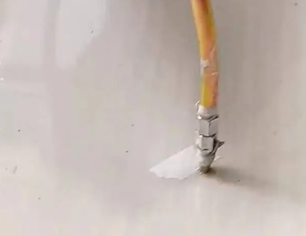 万州瓷砖空鼓维修公司专业解答在瓷砖铺贴过程中，如果使用的砂料过粗（如全部使用了粗砂），可能会导致以下问题